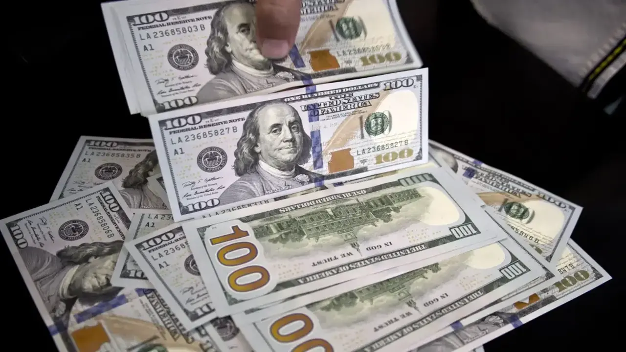 استقرار سعر الدولار مقابل الجنيه في البنوك المصرية يوم الخميس 19 مارس